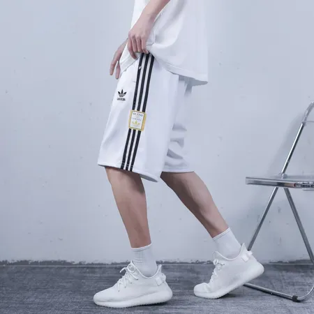 アディダス ショートパンツ