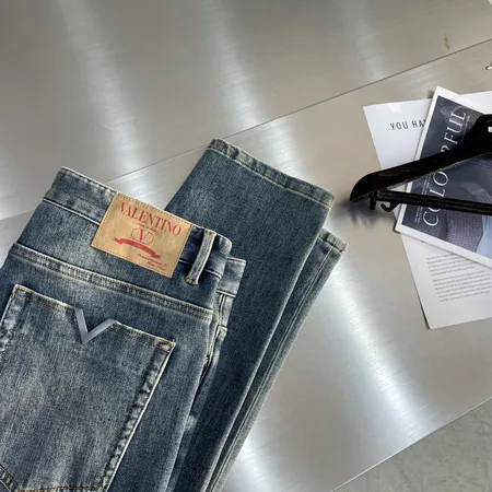 ヴァレンティノ ジーンズ