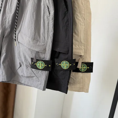 ストーンアイランド ショートパンツ