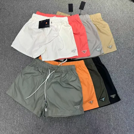 プラダ ショートパンツ