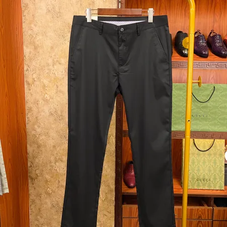 グッチ カジュアルパンツ
