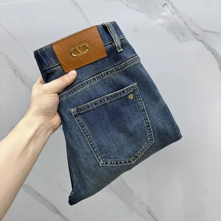 ヴァレンティノ ジーンズ