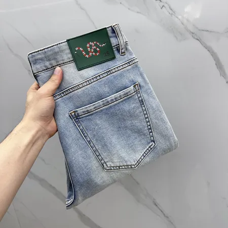 グッチ ジーンズ