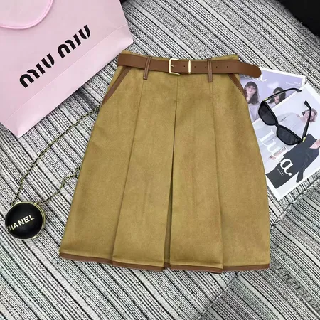 ミュウミュウ ショートパンツ