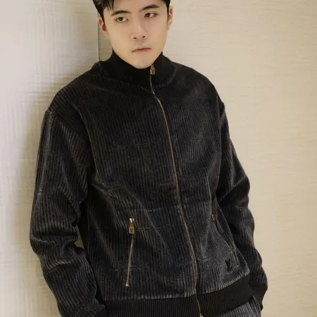 ルイヴィトン トレーニングパンツ