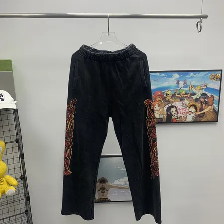 バレンシアガ トレーニングパンツ