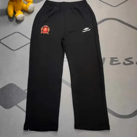 バレンシアガ トレーニングパンツ