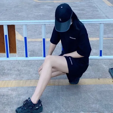 バレンシアガ ショートパンツ