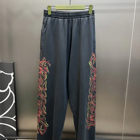 バレンシアガ トレーニングパンツ