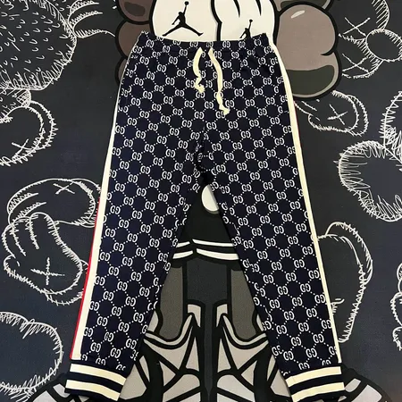 グッチ トレーニングパンツ