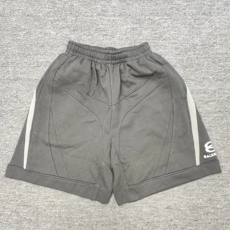 バレンシアガ ショートパンツ