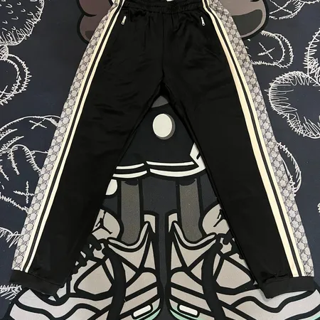 グッチ トレーニングパンツ