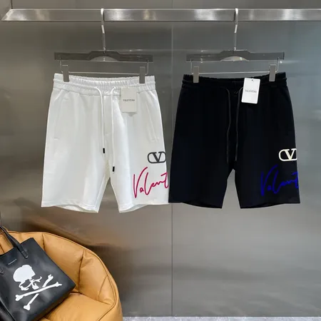 ヴァレンティノ ショートパンツ