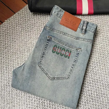 グッチ ジーンズ