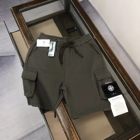 ストーンアイランド ショートパンツ