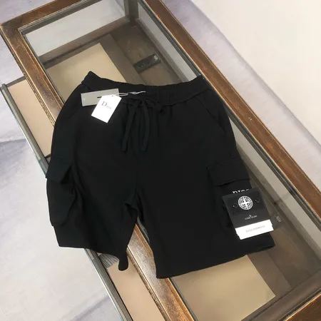 ストーンアイランド ショートパンツ
