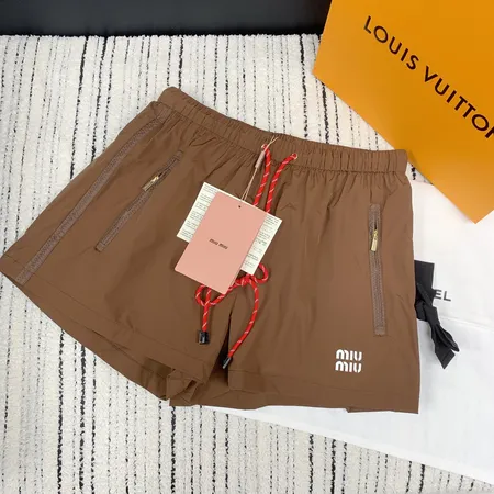 ミュウミュウ ショートパンツ