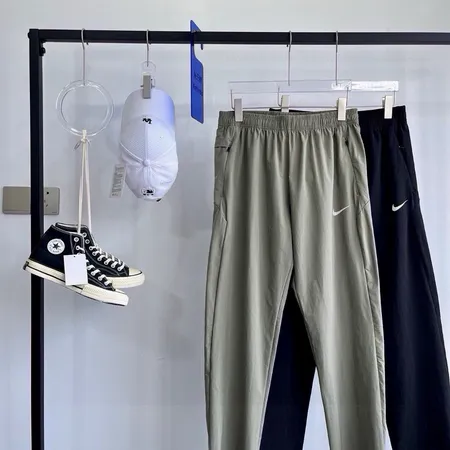 ナイキ カジュアルパンツ