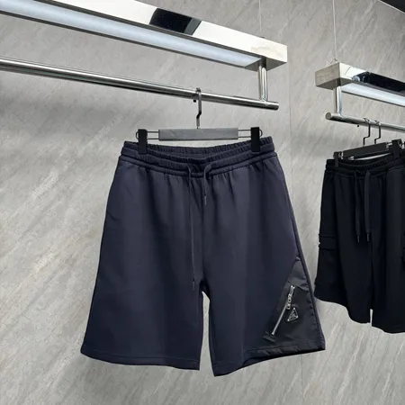 プラダ ショートパンツ