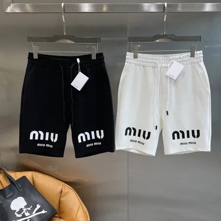ミュウミュウ ショートパンツ