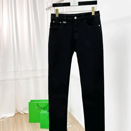 フェラガモ ジーンズ