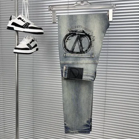 ヴァレンティノ ジーンズ