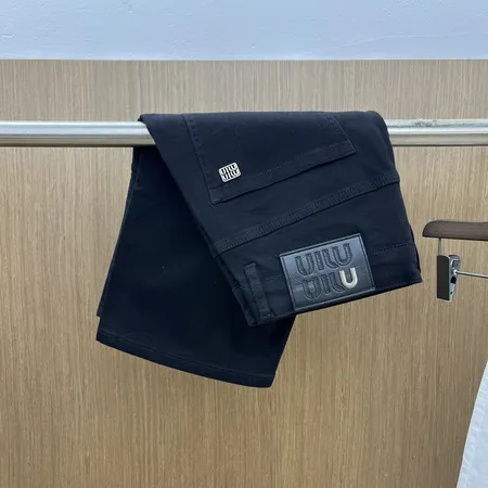 ミュウミュウ ショートパンツ