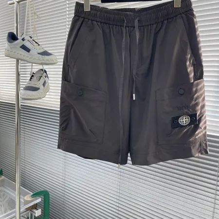 ストーンアイランド ショートパンツ