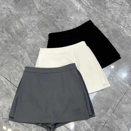 ミュウミュウ ショートパンツ