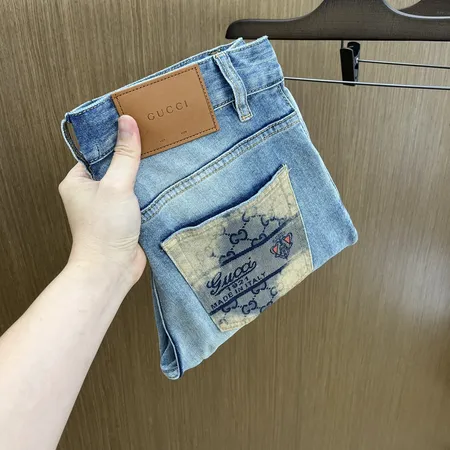 グッチ ジーンズ