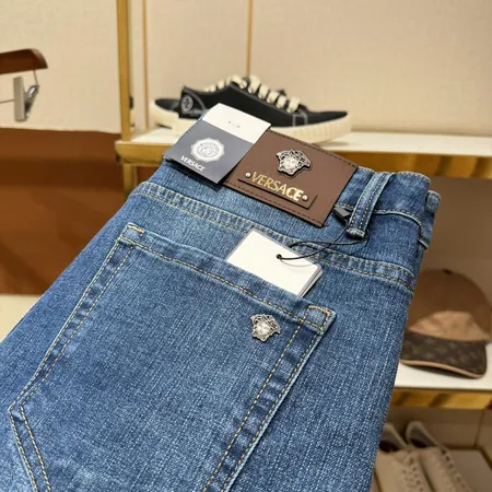 ヴェルサーチ ジーンズ