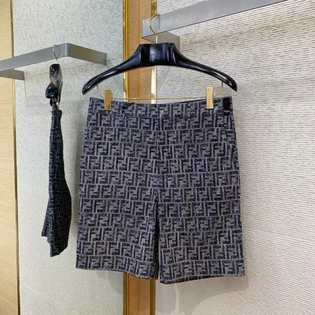フェンディ ショートパンツ