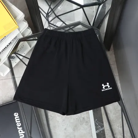 バレンシアガ ショートパンツ