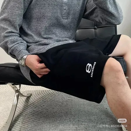 バレンシアガ ショートパンツ