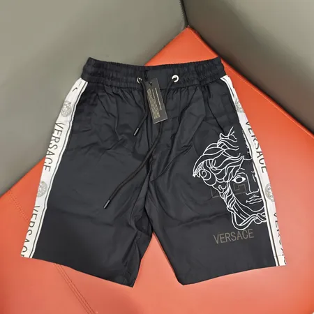 ヴェルサーチ ショートパンツ
