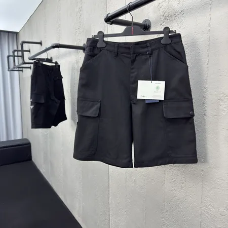 プラダ ショートパンツ