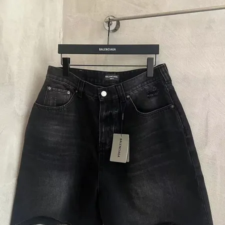 バレンシアガ ショートパンツ