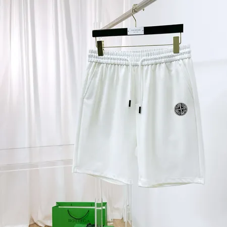 ストーンアイランド ショートパンツ