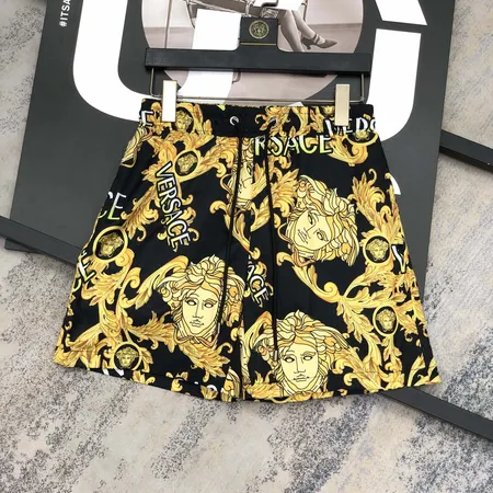 ヴェルサーチ ショートパンツ