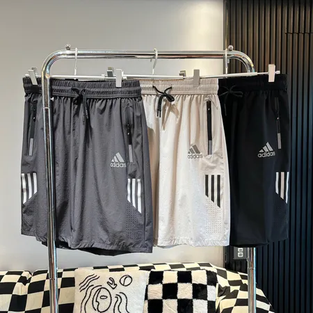 アディダス ショートパンツ