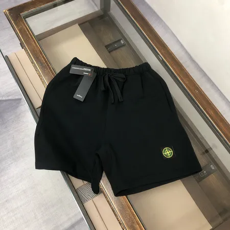 ストーンアイランド ショートパンツ