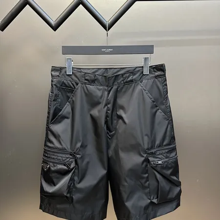 プラダ ショートパンツ