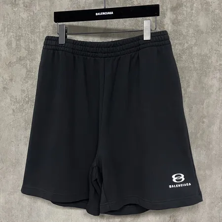 セリーヌ ショートパンツ