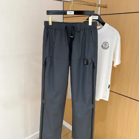 ジバンシィ カジュアルパンツ