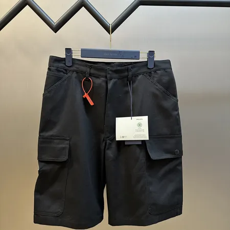 プラダ ショートパンツ