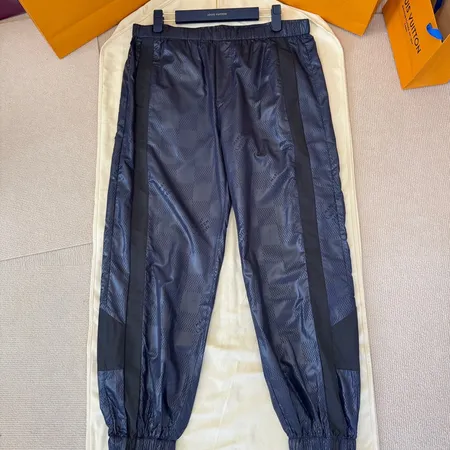 ルイヴィトン トレーニングパンツ