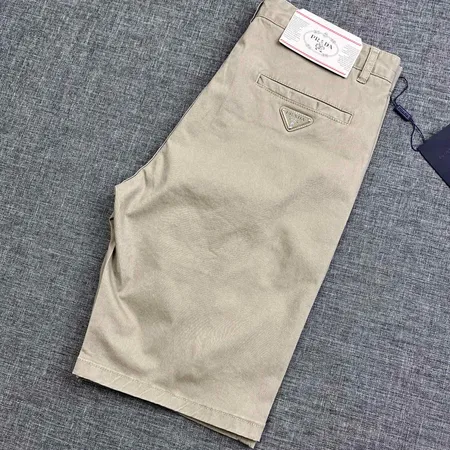 プラダ ショートパンツ