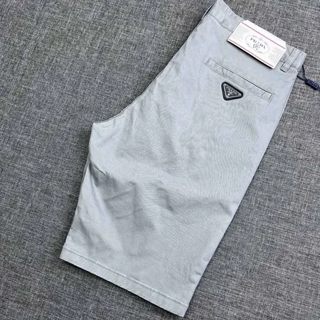 プラダ ショートパンツ