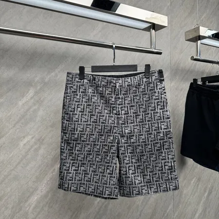 フェンディ ショートパンツ
