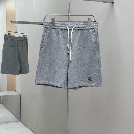 ミュウミュウ ショートパンツ